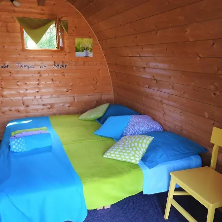 La Maison Ronde Et Ses 2 Cahutes Hébergement de vacances Monthoiron