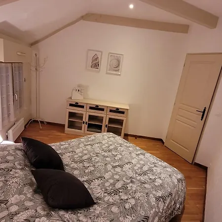 La Maison Ronde Et Ses 2 Cahutes Hébergement de vacances Monthoiron