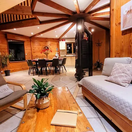 La Maison Ronde Et Ses 2 Cahutes Hébergement de vacances Monthoiron